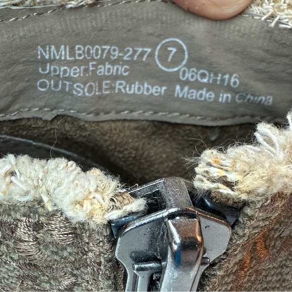 Naughty Monkey Women's Sewn up Ankle Bootie Taupe Embroidered Western Fringe 7M - Picture 5 of 16